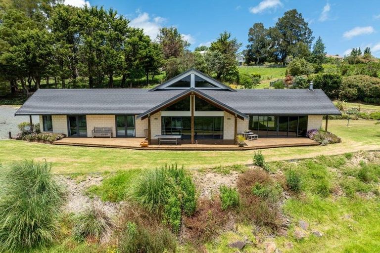 Photo of property in 87 Hurndall Street East, Maungaturoto, 0520