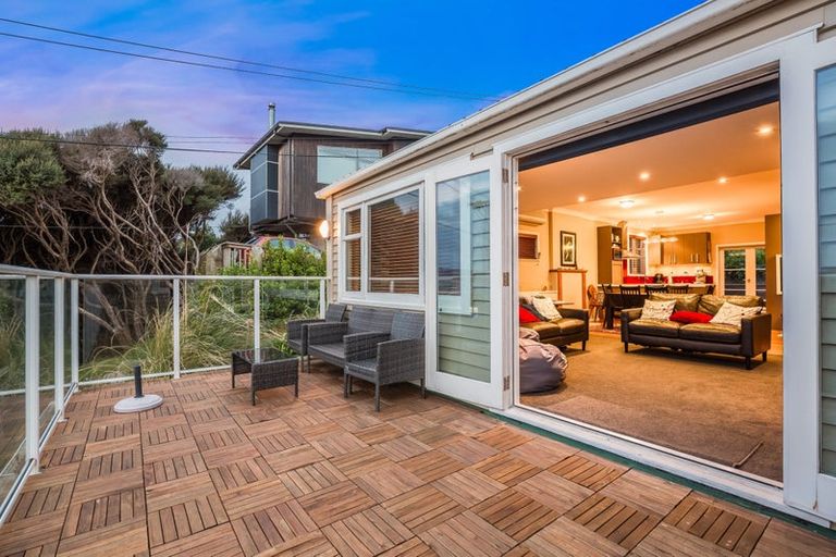 Photo of property in 28 Paremata Crescent, Paremata, Porirua, 5024