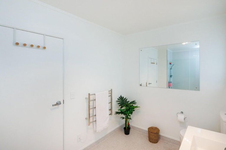 Photo of property in 21 Sutherland Crescent, Westbrook, Palmerston North, 4412