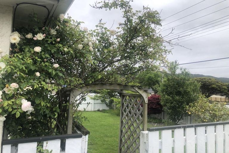 Photo of property in 175 Wainuiomata Road, Wainuiomata, Lower Hutt, 5014