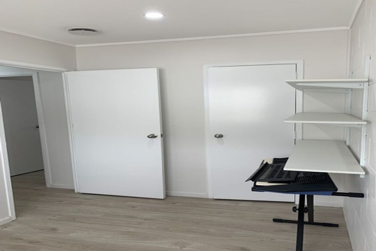 Photo of property in 2/112 Portage Road, New Lynn, Auckland, 0600