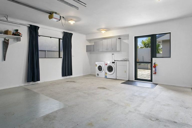 Photo of property in 2/94 Harvey Street, Waipahihi, Taupo, 3330