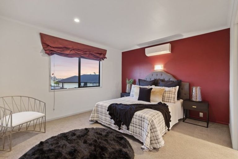 Photo of property in 15 Southworth Place, Grandview Heights, Hamilton, 3200