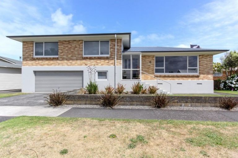 Photo of property in 6 Normanby Street, Fitzroy, New Plymouth, 4312