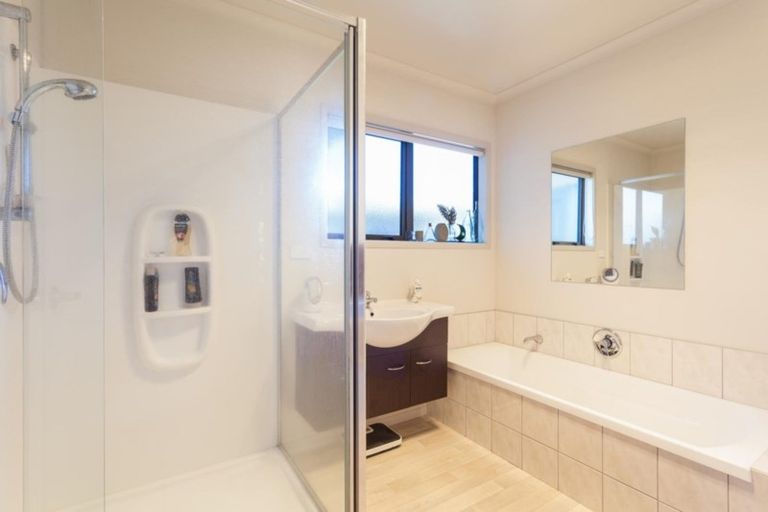 Photo of property in 125b Dickson Road, Papamoa Beach, Papamoa, 3118