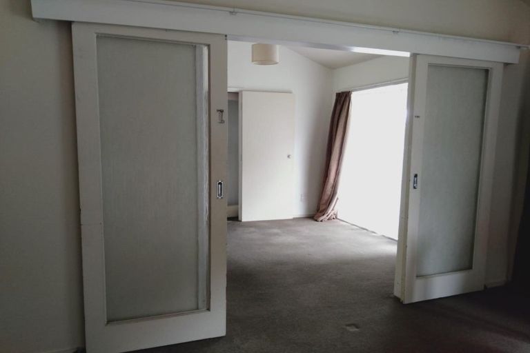 Photo of property in 110 Reeves Road, Pakuranga Heights, Auckland, 2010