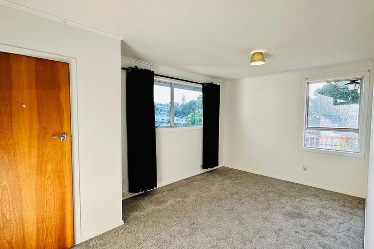 Photo of property in 10 Datura Place, Sunnynook, Auckland, 0620