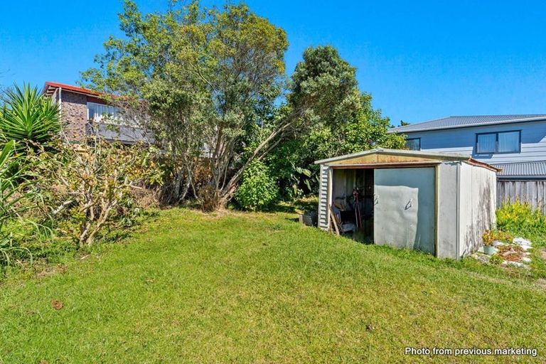 Photo of property in 4 Duncan Avenue, Te Atatu South, Auckland, 0610