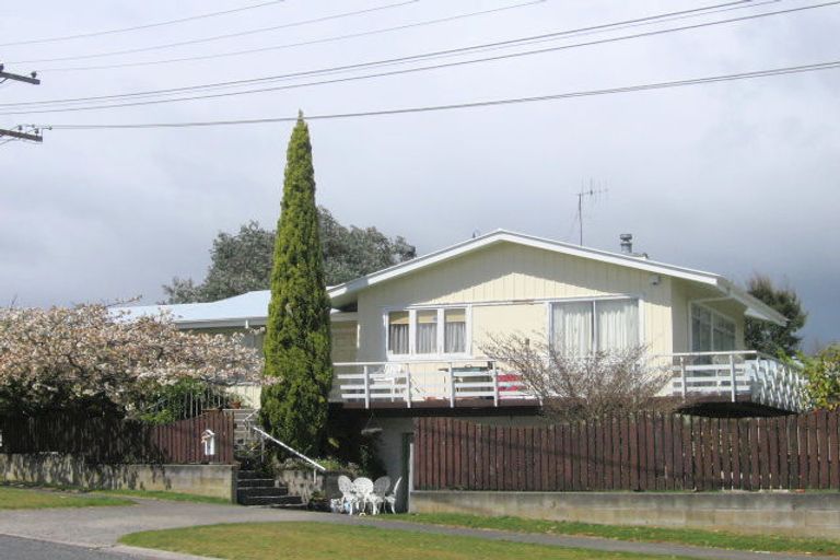 Photo of property in 19 Matuku Street, Two Mile Bay, Taupo, 3330