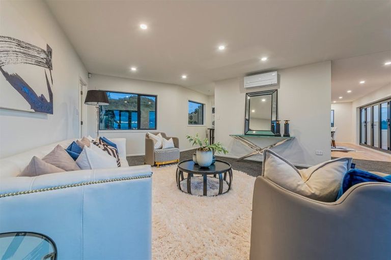 Photo of property in 123 Piha Road, Piha, New Lynn, 0772