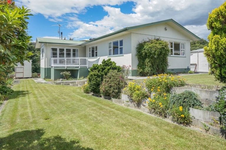 Photo of property in 46 Cawthron Crescent, Annesbrook, Nelson, 7011