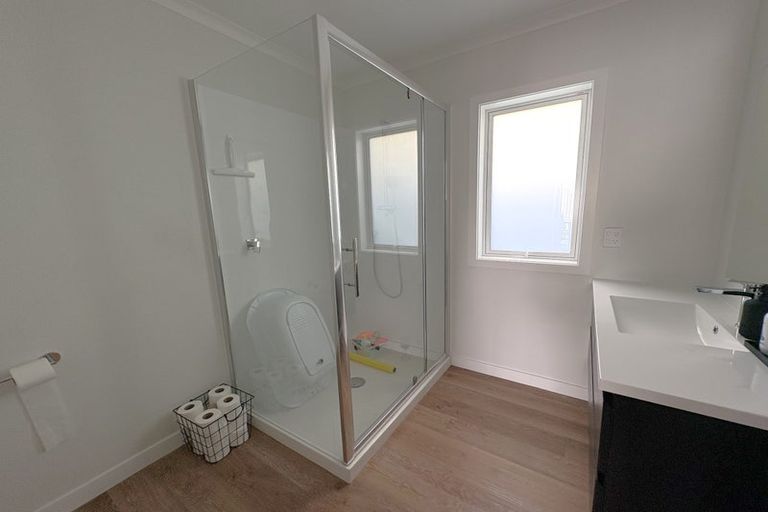 Photo of property in 108b Strand Crescent, Naenae, Lower Hutt, 5011