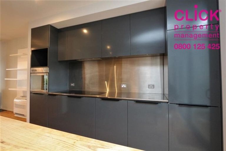 Photo of property in 29 Marine Parade, Macandrew Bay, Dunedin, 9014