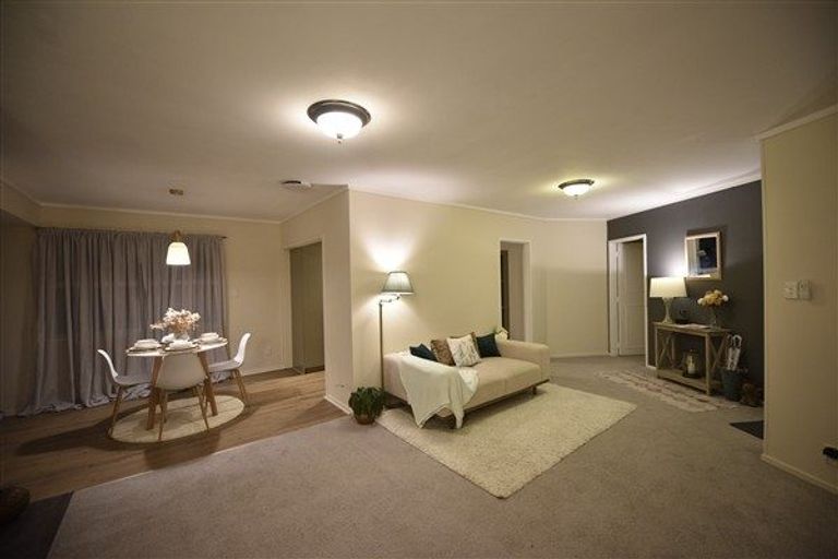 Photo of property in 38 Sunvue Road, Glen Eden, Auckland, 0602