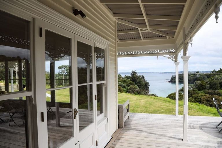 Photo of property in 206 Cape Rodney Road, Leigh, 0985