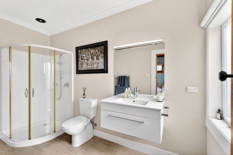 Photo of property in 76 Vigor Brown Street, Napier South, Napier, 4110