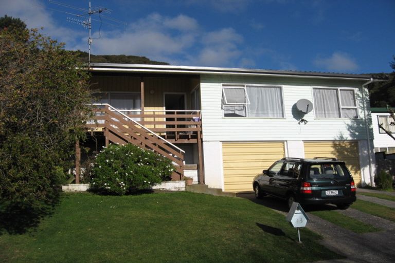 Photo of property in 43 Holland Street, Wainuiomata, Lower Hutt, 5014