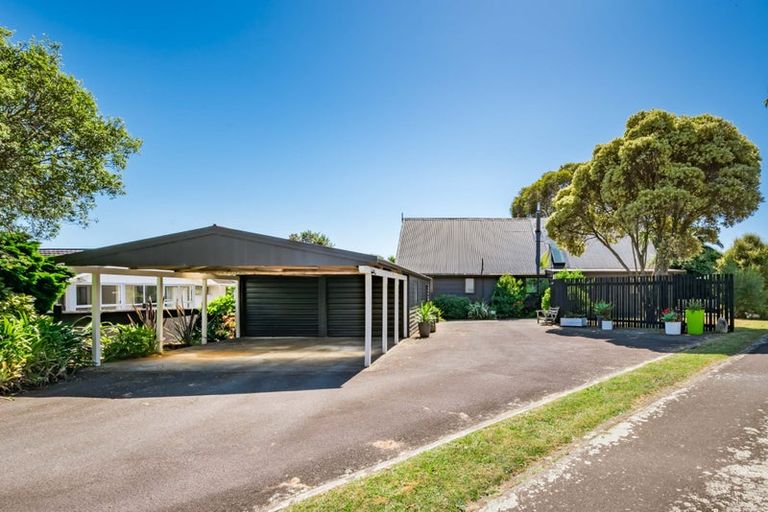 Photo of property in 10 Kanawa Street, Waikanae, 5036