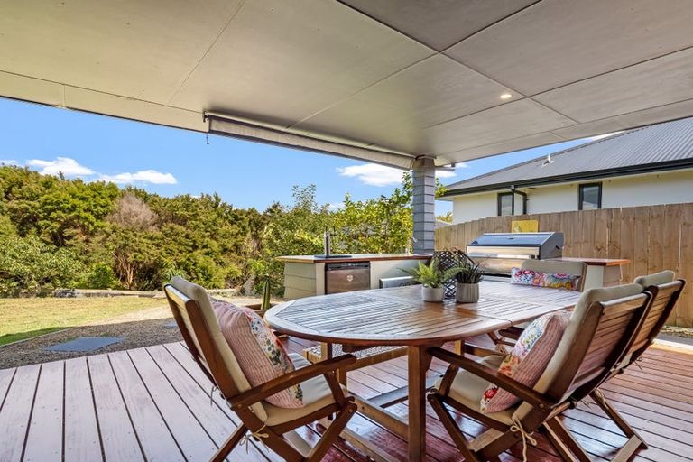 Photo of property in 14 Wheriko Avenue, Glenbrook, Waiuku, 2681