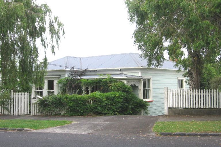 Photo of property in 15 Wynyard Road, Mount Eden, Auckland, 1024