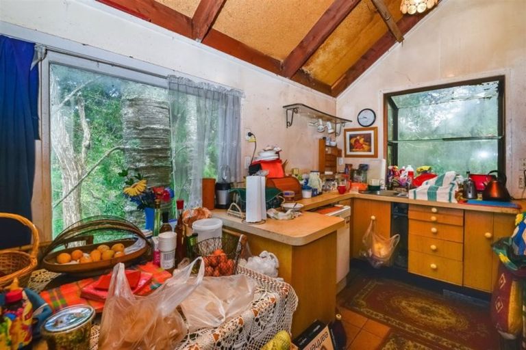 Photo of property in 30 Kauri Loop Road, Oratia, Auckland, 0604