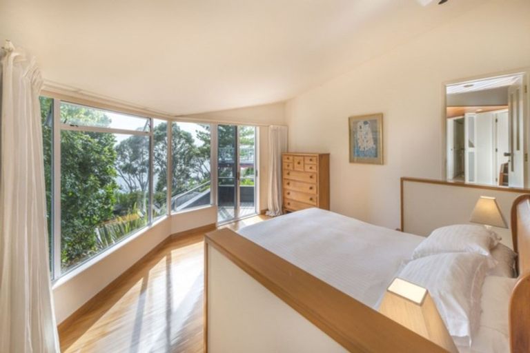 Photo of property in 7 Bournemouth Terrace, Murrays Bay, Auckland, 0630