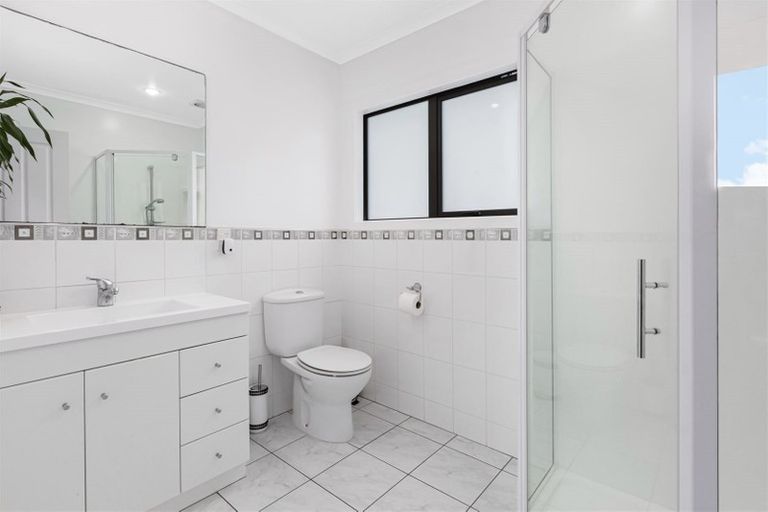 Photo of property in 5 Dusky Crescent, Aotea, Porirua, 5024