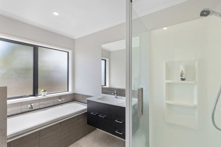 Photo of property in 21 Longstaff Drive, Bell Block, New Plymouth, 4312