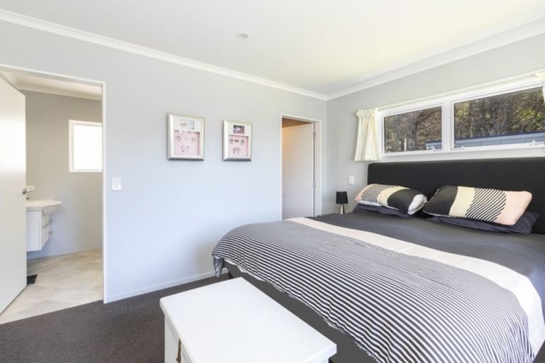 Photo of property in 12 Kuaka Crescent, Mangawhai, 0505