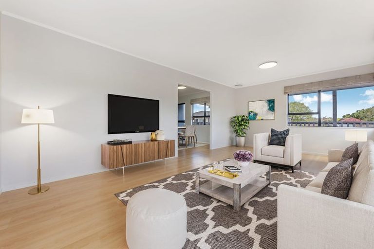 Photo of property in 54 Hinerau Street, Henderson, Auckland, 0612