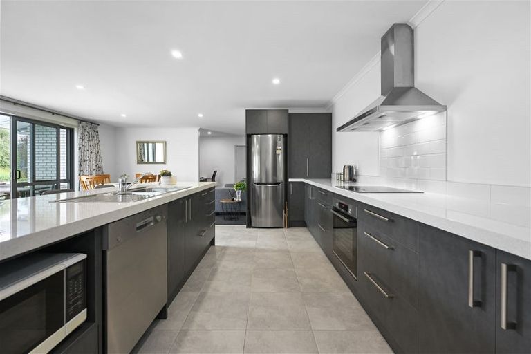 Photo of property in 7 Whanau Avenue, Baverstock, Hamilton, 3200