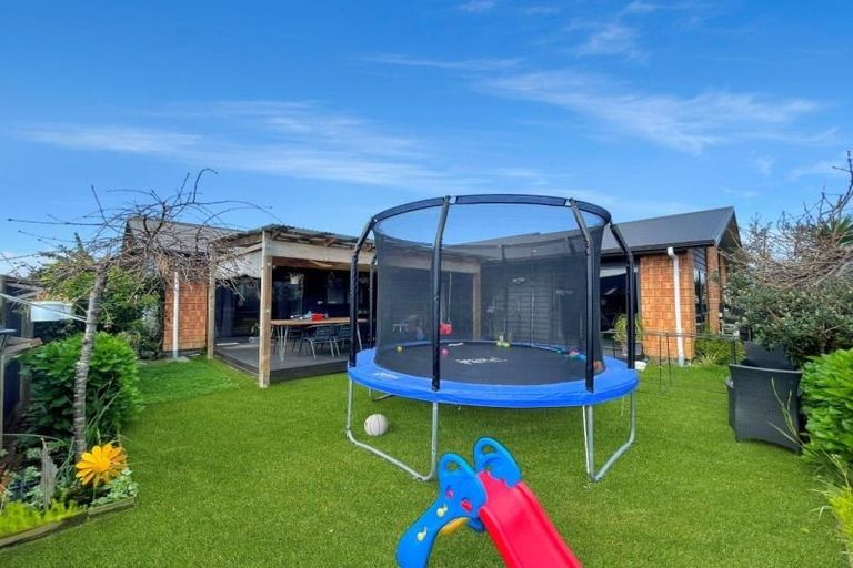 Photo of property in 5 Ruske Place, Grandview Heights, Hamilton, 3200