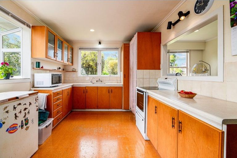 Photo of property in 9 Boler Place, New Lynn, Auckland, 0600