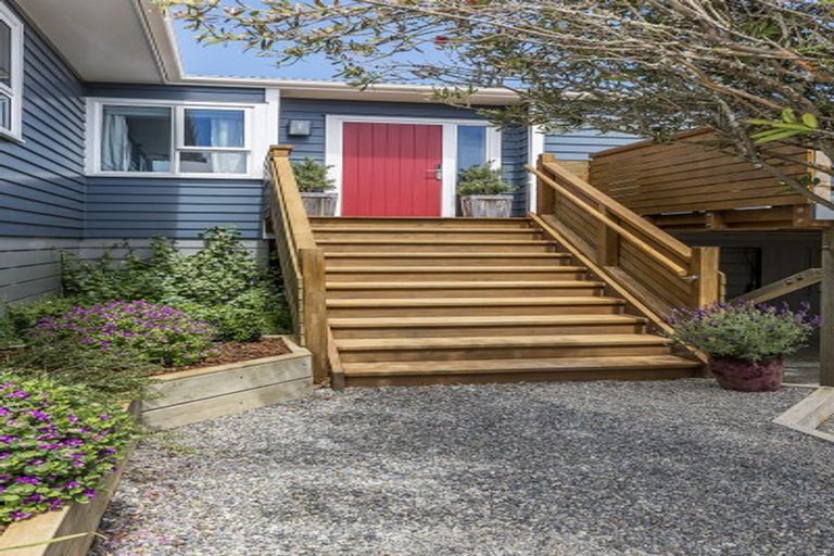 Photo of property in 13 De Castro Place, Titahi Bay, Porirua, 5022