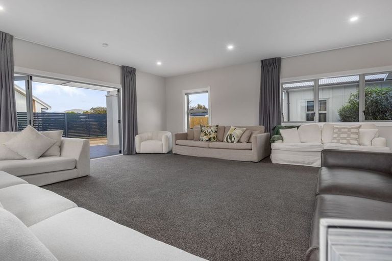 Photo of property in 37 Fairfield Road, Levin, 5510