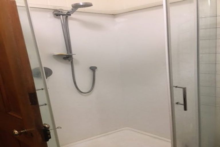 Photo of property in 19 Grove Road, Kelburn, Wellington, 6012