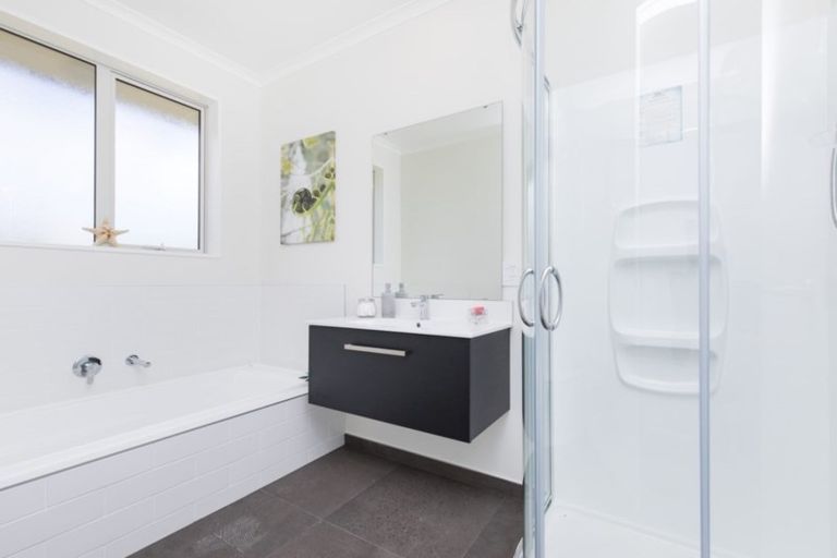 Photo of property in 34 Lisle Farm Drive, Pukekohe, 2120