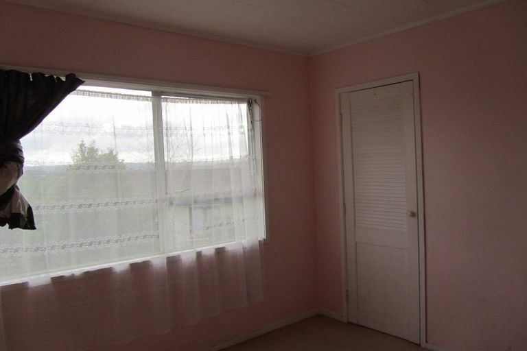 Photo of property in 26 Santiago Crescent, Unsworth Heights, Auckland, 0632