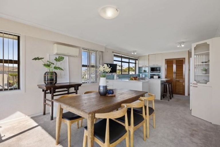 Photo of property in 21 Tirinui Crest Road, Otumoetai, Tauranga, 3110