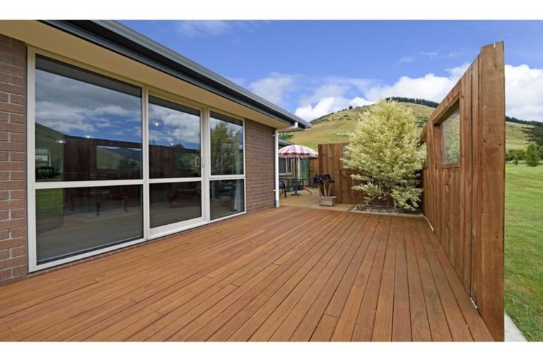 Photo of property in 8 Robertson Mill Place, Rai Valley, 7194