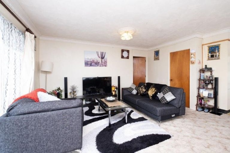 Photo of property in 8a Milmoe Street, Hawera, 4610