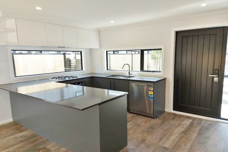 Photo of property in 10 Raeble Walkington Lane, Wallaceville, Upper Hutt, 5018