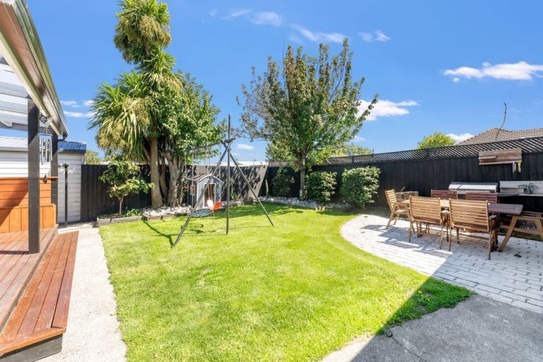 Photo of property in 62 Northcote Road, Northcote, Christchurch, 8052