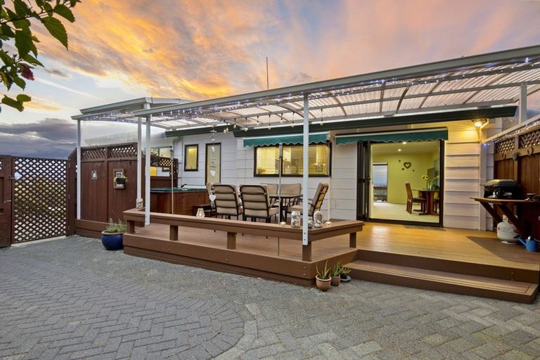 Photo of property in 8a Pelorus Street, Welcome Bay, Tauranga, 3112