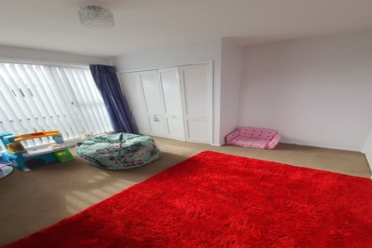 Photo of property in 28 Eglinton Street, Avondale, Christchurch, 8061