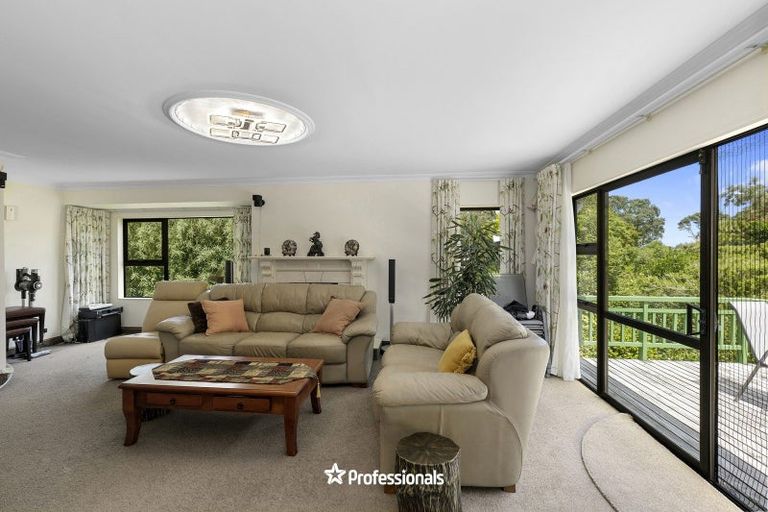 Photo of property in 2 Lady Bell Grove, Lowry Bay, Lower Hutt, 5013