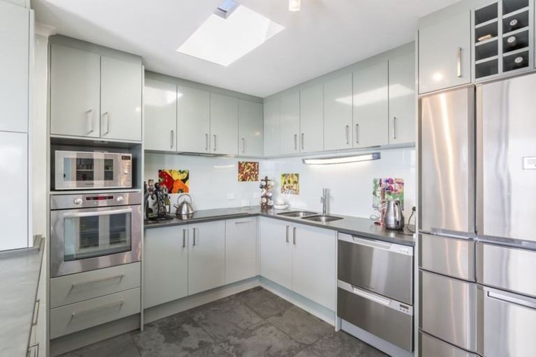 Photo of property in 1/1 Richmond Avenue, Northcote Point, Auckland, 0627