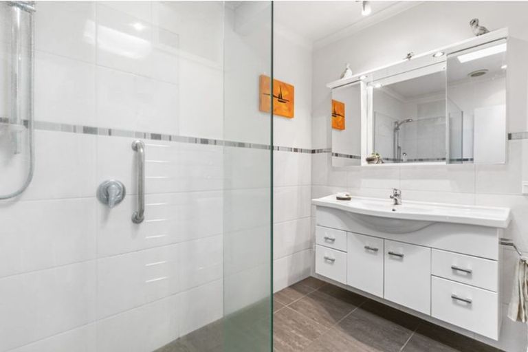 Photo of property in 1/89 Takutai Avenue, Half Moon Bay, Auckland, 2012