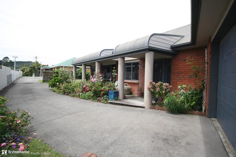 Photo of property in 107b Ocean Road, Whangamata, 3620