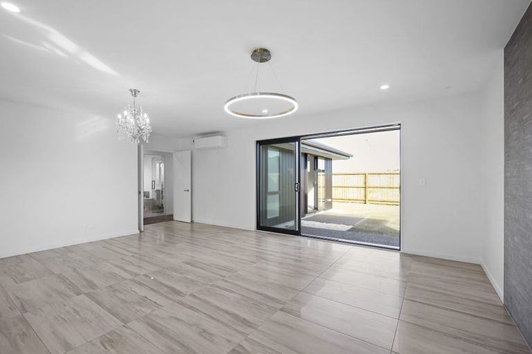 Photo of property in 6 Olearia Lane, Halswell, Christchurch, 8025